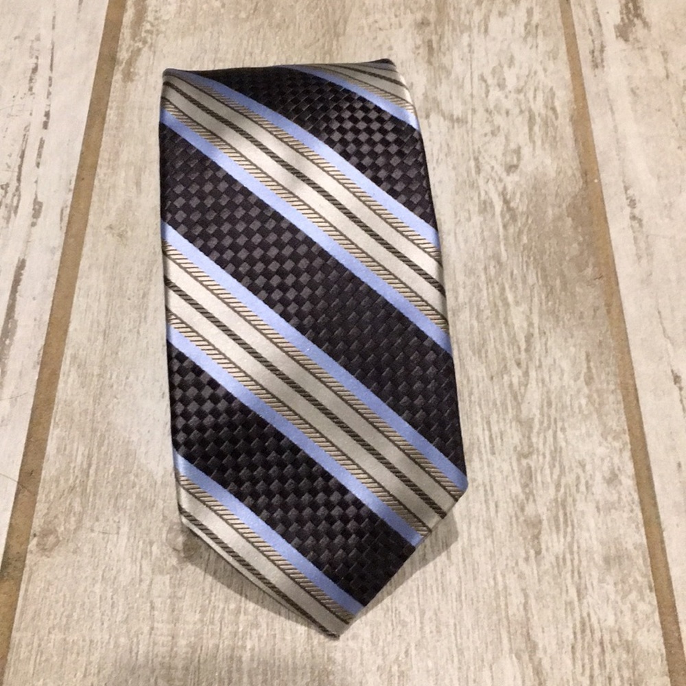 Ike begat silk tie